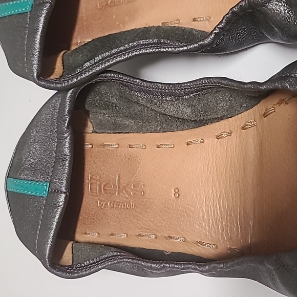 EUC Metallic Pewter Tieks Size 8 - Picture 8 of 8